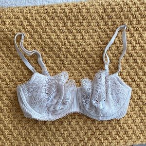 Victoria’s secret white bra